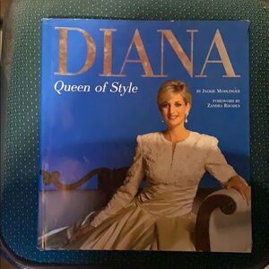 Diana Queen of Style by Jackie Moldinger